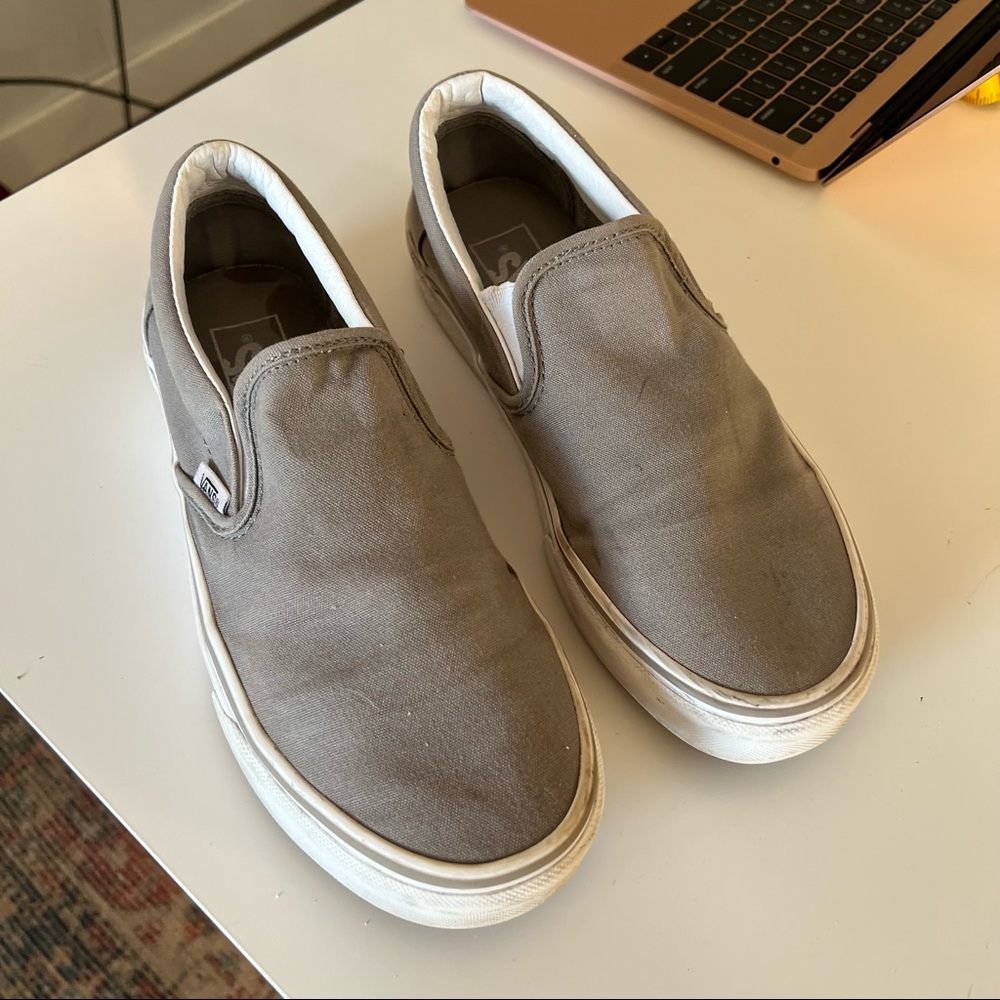 ⚡️SOLD⚡️ Vans classics slip on Grey Wild Dove/True White size 8.5 - Picture 5 of 11